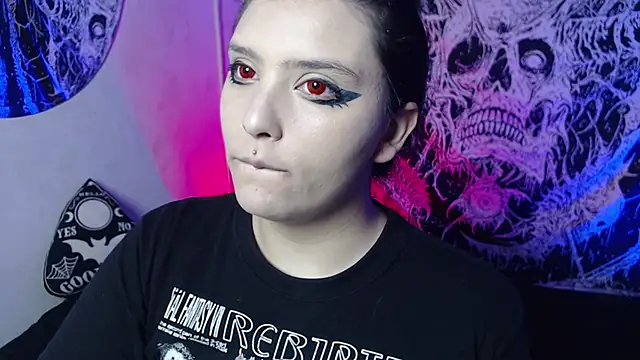 Snapshot of mikaskullcs chatting on March 25, 2026, 9:57 pm mikaskullcs online show from March 25, 2026, 9:57 pm