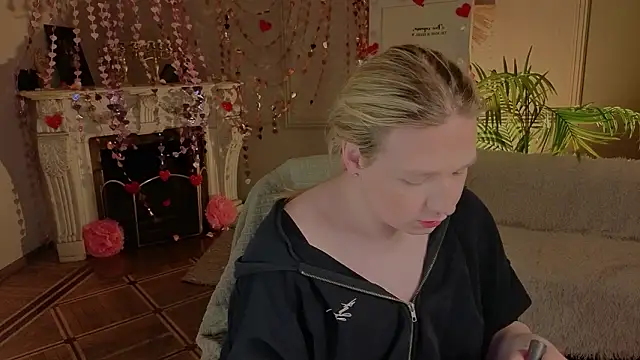 Jes Solar online show from February 18, 2026, 9:44 pm