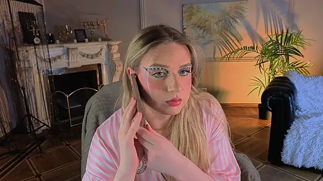 Jes Solar online show from April 24, 2026, 9:39 pm