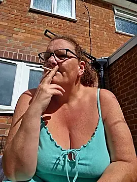 MissQueenBeex online show from June 9, 2026, 8:59 am