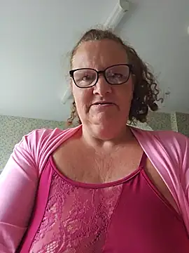 MissQueenBeex online show from July 4, 2026, 7:48 am