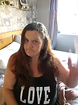 MissQueenBeex online show from October 28, 2025, 10:03 am