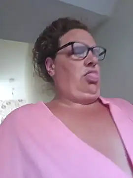 MissQueenBeex online show from June 23, 2026, 8:34 am