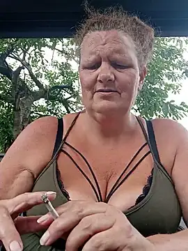 MissQueenBeex online show from July 14, 2026, 11:27 am