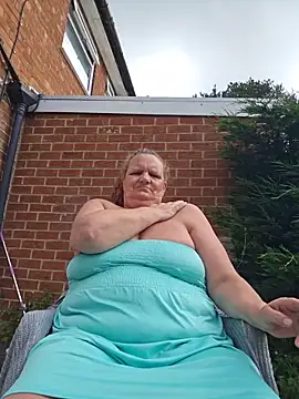 MissQueenBeex online show from May 31, 2026, 8:09 am