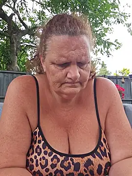 MissQueenBeex online show from July 15, 2026, 7:15 am