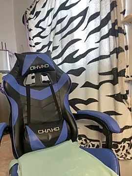 Snapshot of taimara_1 chatting on November 4, 2025, 6:01 pm taimara 1 online show from November 4, 2025, 6:01 pm