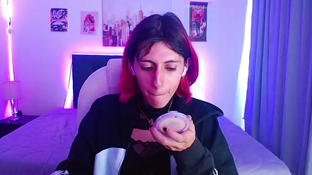 Snapshot of goth_minerva chatting on December 17, 2025, 1:27 pm goth minerva online show from December 17, 2025, 1:27 pm