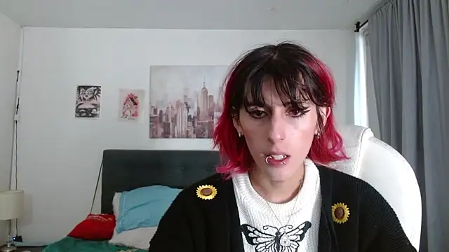 Snapshot of goth_minerva chatting on December 15, 2025, 1:17 pm goth minerva online show from December 15, 2025, 1:17 pm