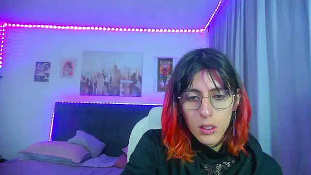 Snapshot of goth_minerva chatting on May 5, 2026, 1:36 pm goth minerva online show from May 5, 2026, 1:36 pm