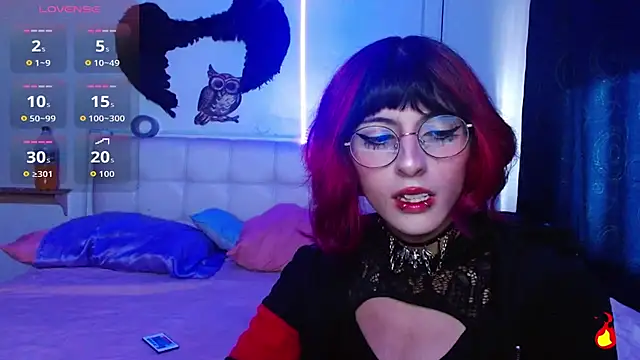 Snapshot of goth_minerva chatting on September 29, 2025, 1:50 pm goth minerva online show from September 29, 2025, 1:50 pm