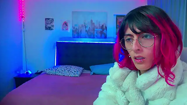 goth minerva online show from February 17, 2026, 1:52 pm