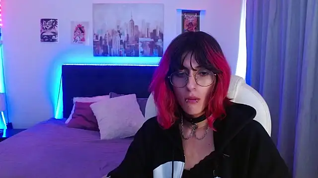 Snapshot of goth_minerva chatting on December 19, 2025, 1:35 pm goth minerva online show from December 19, 2025, 1:35 pm