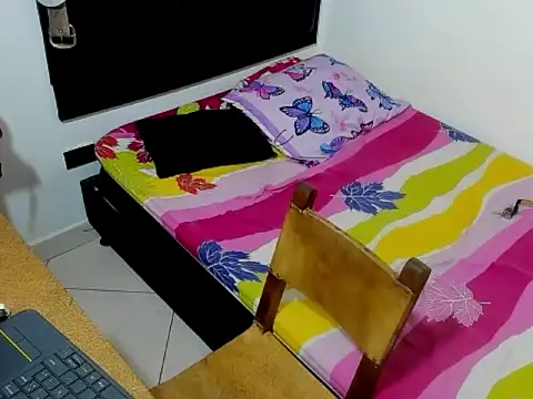 Snapshot of kevinkewman chatting on October 15, 2025, 12:24 pm kevinkewman online show from October 15, 2025, 12:24 pm