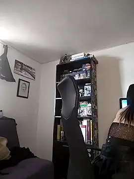 Snapshot of KARINNA__RAVEN chatting on March 8, 2026, 8:01 pm KARINNA RAVEN online show from March 8, 2026, 8:01 pm