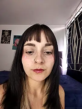 Snapshot of KARINNA__RAVEN chatting on April 4, 2026, 9:54 pm KARINNA RAVEN online show from April 4, 2026, 9:54 pm