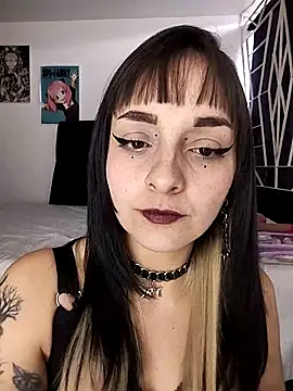 Snapshot of KARINNA__RAVEN chatting on March 27, 2026, 9:16 pm KARINNA RAVEN online show from March 27, 2026, 9:16 pm