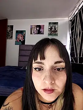 Snapshot of KARINNA__RAVEN chatting on April 11, 2026, 10:35 pm KARINNA RAVEN online show from April 11, 2026, 10:35 pm