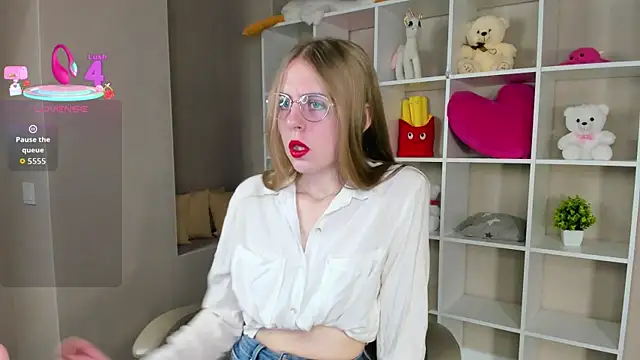 Snapshot of Joann_Shermann chatting on October 7, 2025, 1:17 am Joann Shermann online show from October 7, 2025, 1:17 am