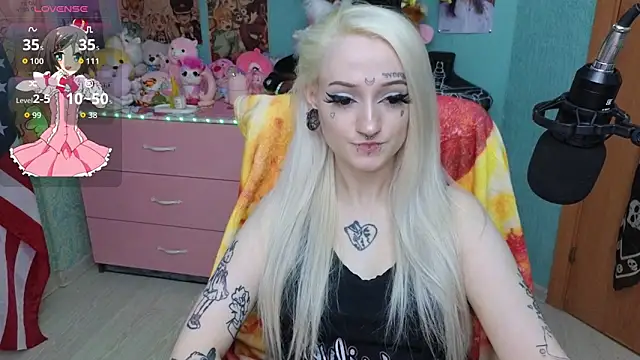Manuela unicorn online show from May 17, 2026, 8:53 pm