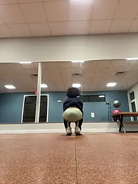 msvelvet20 online show from April 10, 2026, 9:27 am