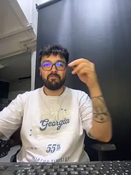 Snapshot of Freakydrag chatting on September 23, 2025, 2:07 am Freakydrag online show from September 23, 2025, 2:07 am