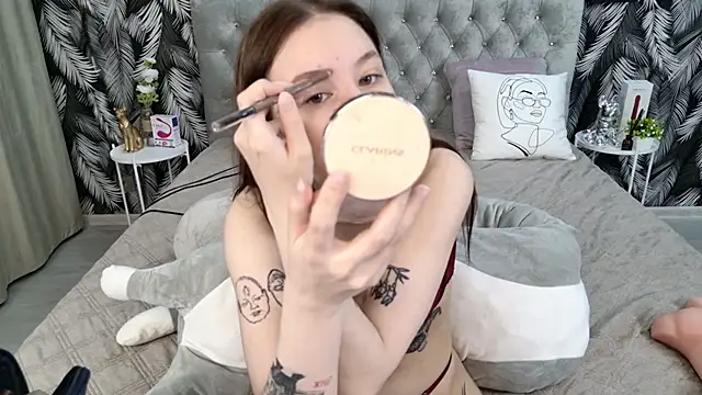 Snapshot of CarolineTenders chatting on January 13, 2026, 1:20 am CarolineTenders online show from January 13, 2026, 1:20 am