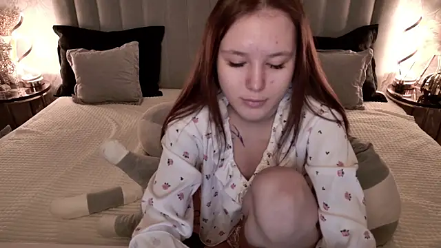 Snapshot of CarolineTenders chatting on April 9, 2026, 1:18 am CarolineTenders online show from April 9, 2026, 1:18 am