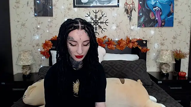 Velvetbat online show from October 18, 2025, 7:10 am