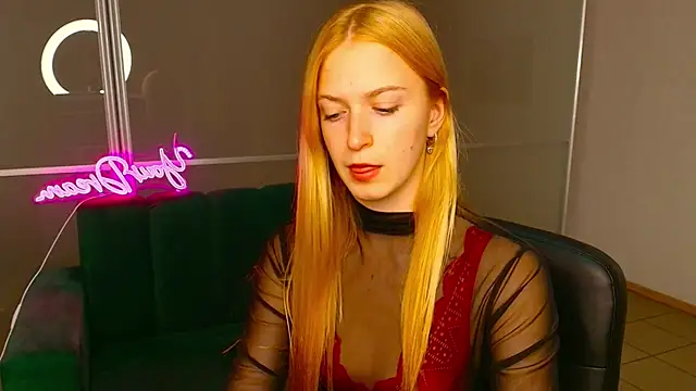 Snapshot of MirandaMayers chatting on September 14, 2025, 8:09 pm MirandaMayers online show from September 14, 2025, 8:09 pm