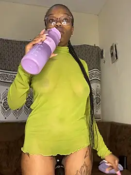 YummyMelanin117 online show from June 15, 2026, 8:19 pm