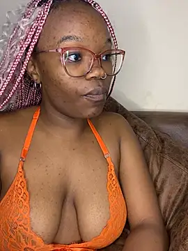 YummyMelanin117 online show from May 21, 2026, 11:57 pm