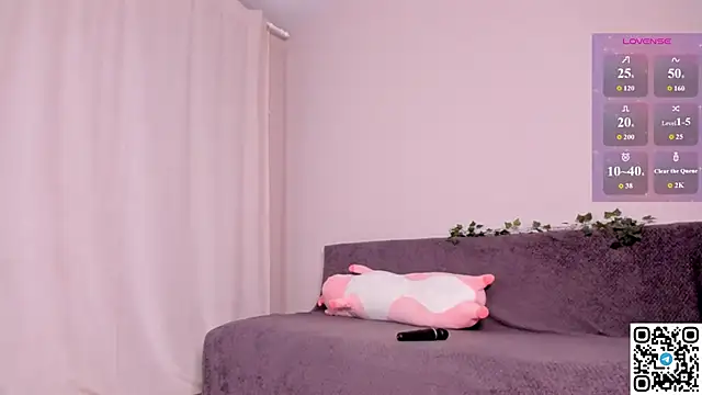 emmelieflorence online show from February 28, 2026, 8:52 pm