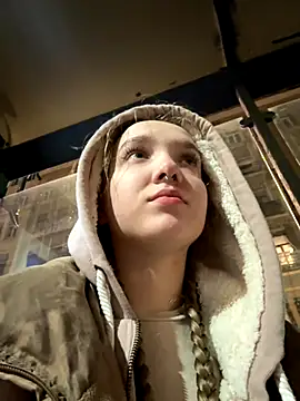 bambi lu online show from November 13, 2025, 6:12 pm