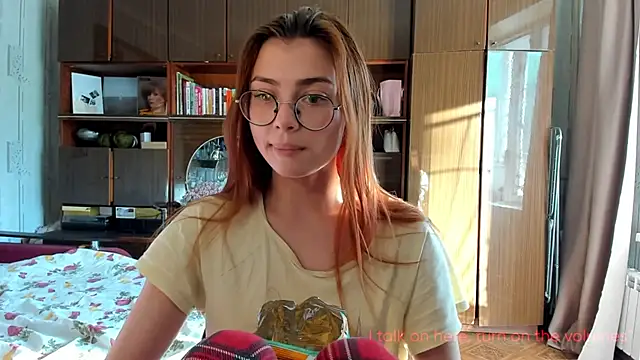 AngelaSwan online show from September 11, 2025, 1:55 pm