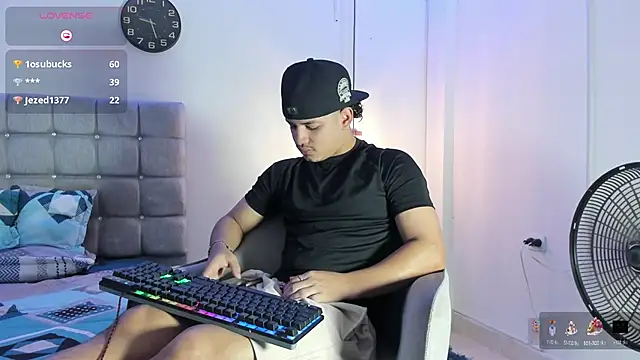 Snapshot of samxx_muscle chatting on September 14, 2025, 2:39 pm samxx muscle online show from September 14, 2025, 2:39 pm
