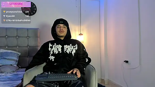 samxx muscle online show from October 13, 2025, 2:07 pm