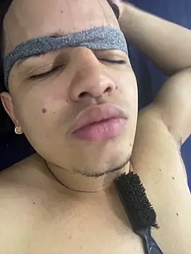 Snapshot of samxx_muscle chatting on February 28, 2026, 9:42 am samxx muscle online show from February 28, 2026, 9:42 am