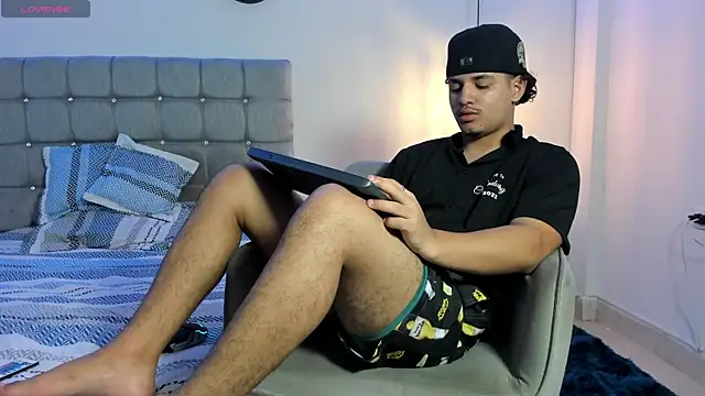 samxx muscle online show from October 10, 2025, 1:45 pm