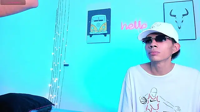 candyandmarilyn online show from December 14, 2025, 9:20 pm