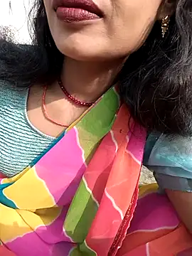 Eshna Dabral online show from November 12, 2025, 4:05 am