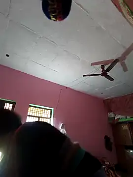 Eshna Dabral online show from November 30, 2025, 2:34 am