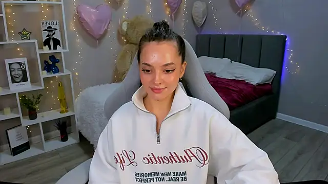 MelanieAlves online show from March 4, 2026, 2:36 pm