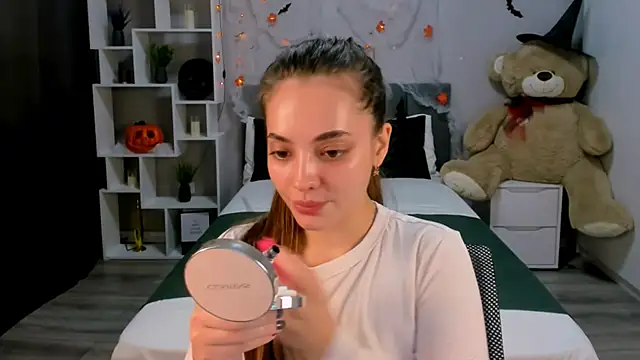 MelanieAlves online show from October 15, 2025, 12:35 pm