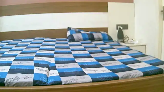 ragini m m s online show from November 8, 2025, 4:16 am