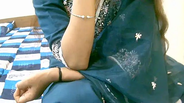 ragini m m s online show from November 3, 2025, 3:23 am