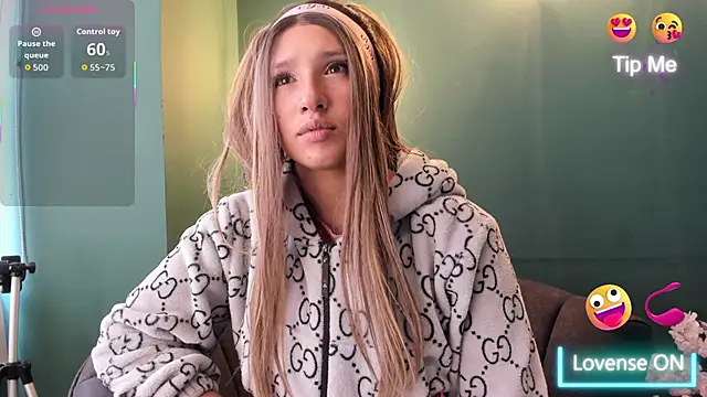 Elaine87  online show from September 8, 2025, 7:13 pm