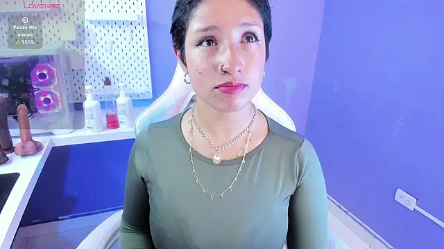 Elaine87  online show from November 20, 2025, 4:18 pm