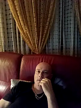 Snapshot of Alexis_Bull chatting on October 26, 2025, 11:05 pm Alexis Bull online show from October 26, 2025, 11:05 pm