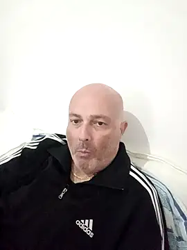 Snapshot of Alexis_Bull chatting on October 16, 2025, 5:21 pm Alexis Bull online show from October 16, 2025, 5:21 pm